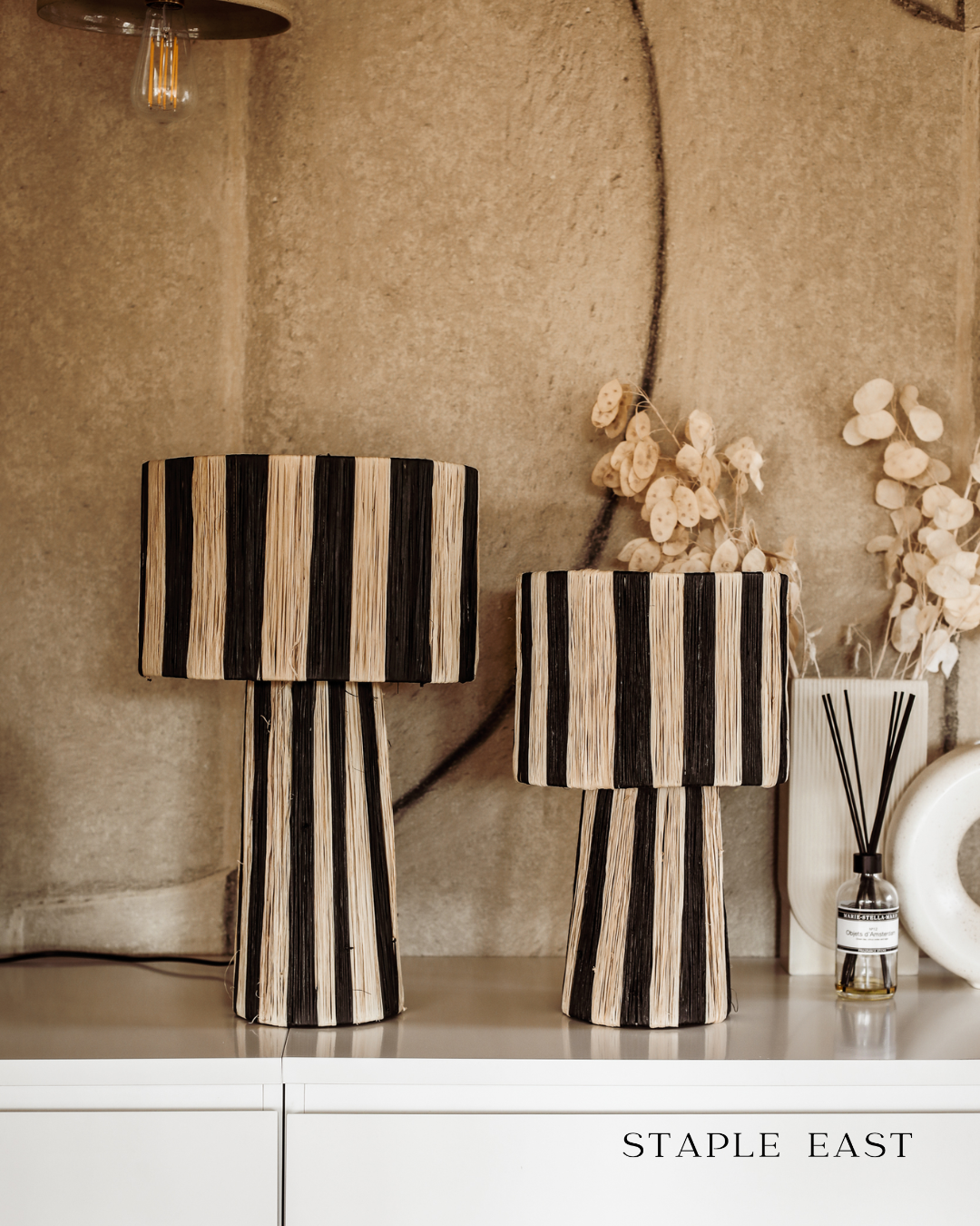 B&W Raffia Table Lamp