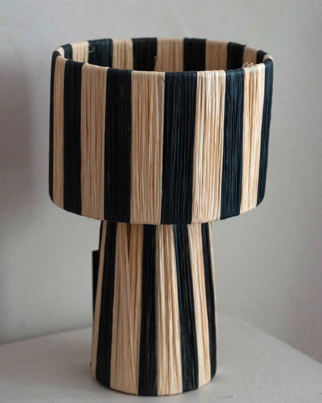 B&W Raffia Table Lamp